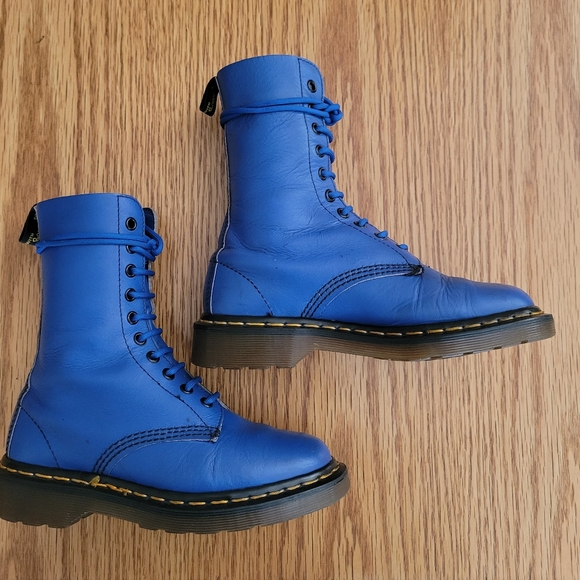 Made in England Doc Marten boot. - Picture 4 of 8